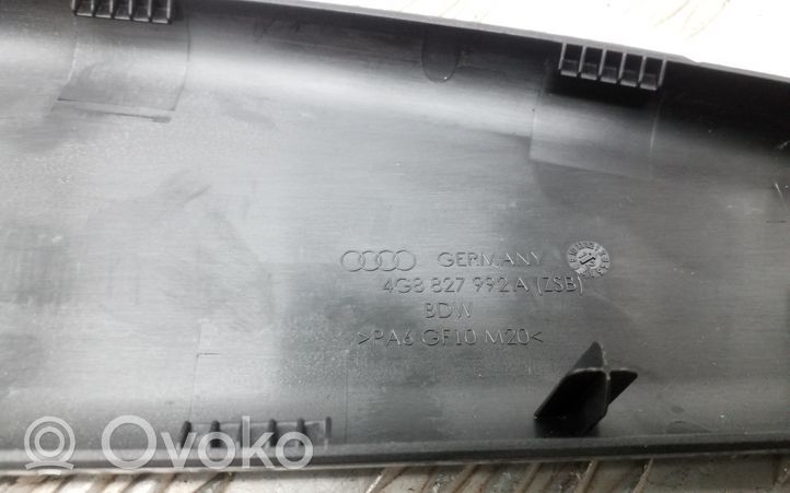 Audi A7 S7 4G Boczek / Tapicerka boczna bagażnika 4G8827992A