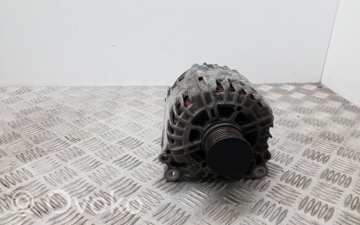 Volkswagen PASSAT B8 Generatore/alternatore 03L903023L