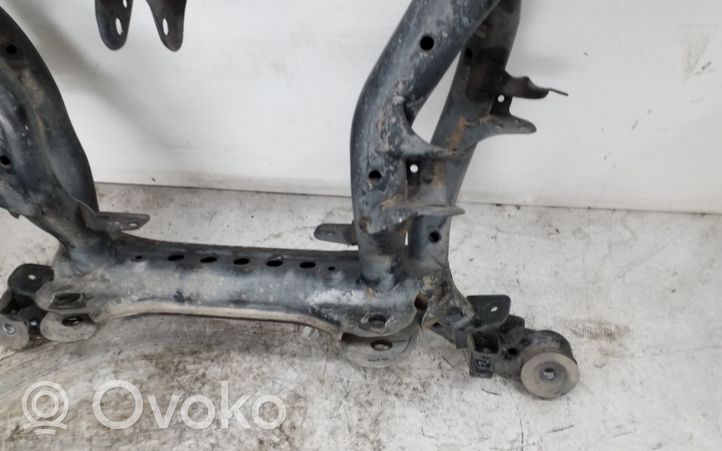 Volkswagen Touareg II Rama pomocnicza tylna 7L0599327A