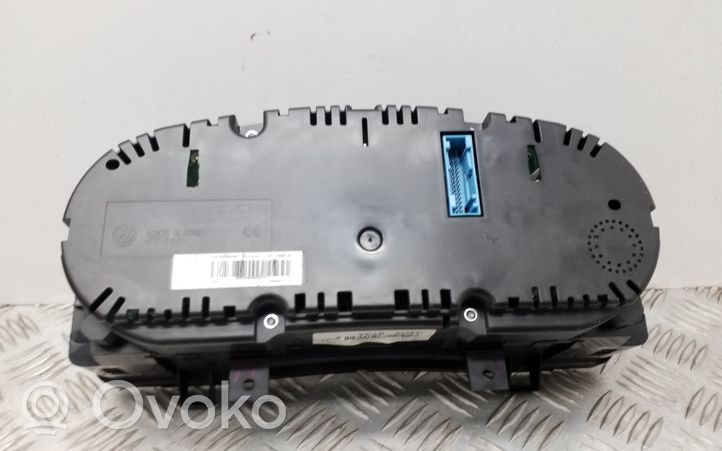 Volkswagen Scirocco Speedometer (instrument cluster) 1K8920973A