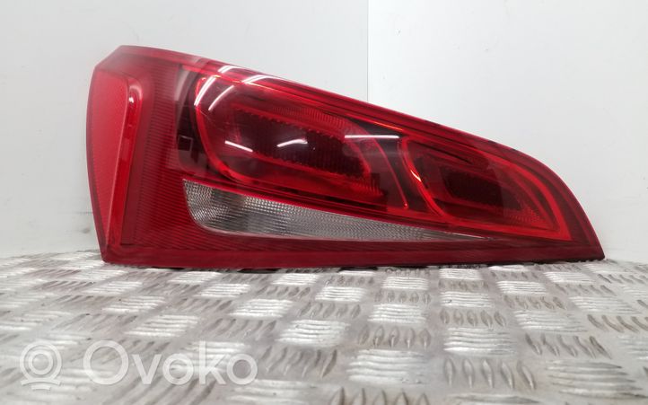 Audi Q5 SQ5 Galinis žibintas dangtyje 8R0945093