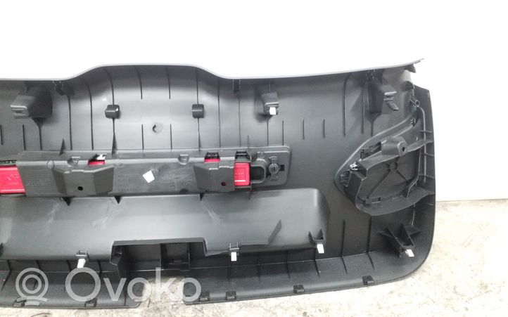 Audi Q3 8U Takaluukun alaosan verhoilu 8U0867979