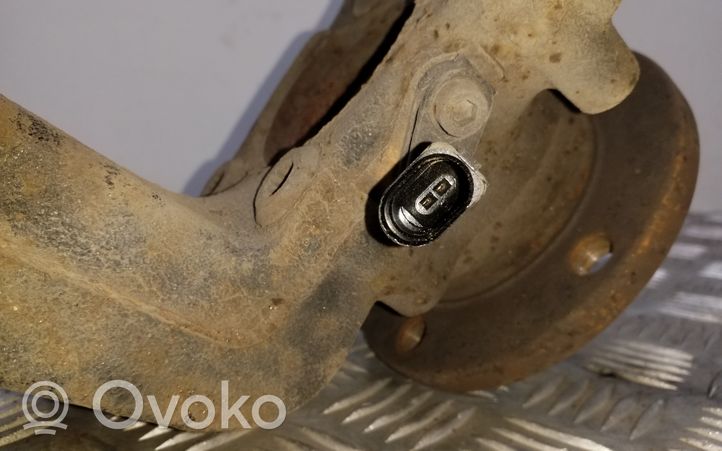 Audi Q3 8U Etuakselin pyöräntuenta 1K0407255A