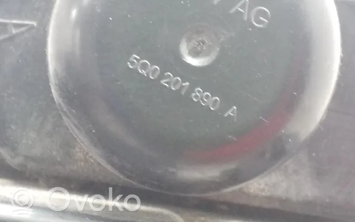 Audi Q3 F3 Aktiivihiilisuodattimen polttoainehöyrysäiliö 5QA201801A