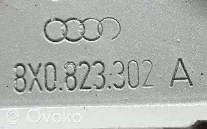 Audi A1 Konepellin saranat 8X0823302A