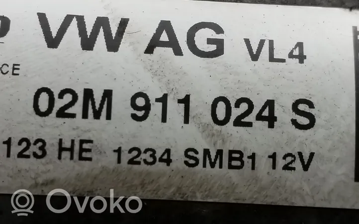 Volkswagen Golf VII Käynnistysmoottori 02M911024S