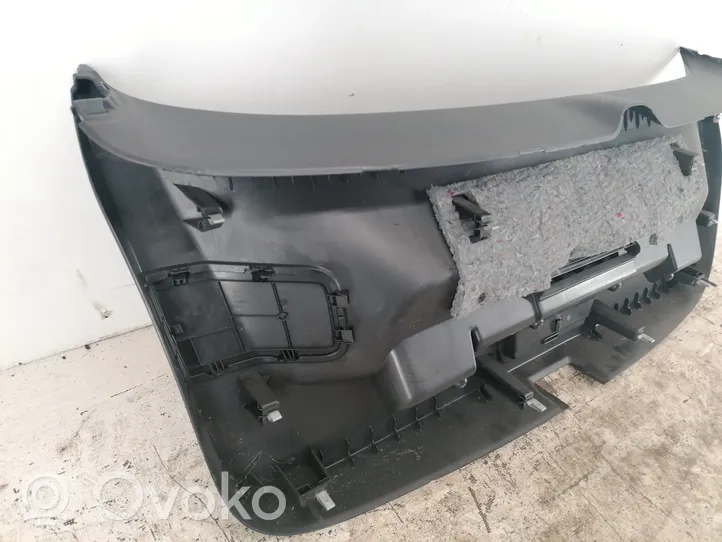 Volkswagen Tiguan Poszycie / Tapicerka tylnej klapy bagażnika 5G6867605D