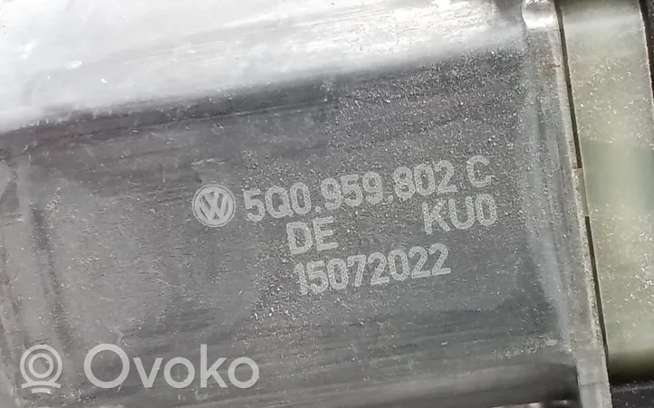 Volkswagen Tiguan Moteur de lève-vitre de porte avant 5Q0959802C