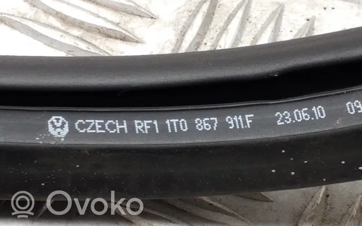 Volkswagen Touran II Sandarinimo guma priekinių durų (ant kėbulo) 1T0867911F