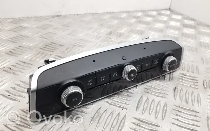 Audi A3 S3 8V Climate control unit 8V0820043