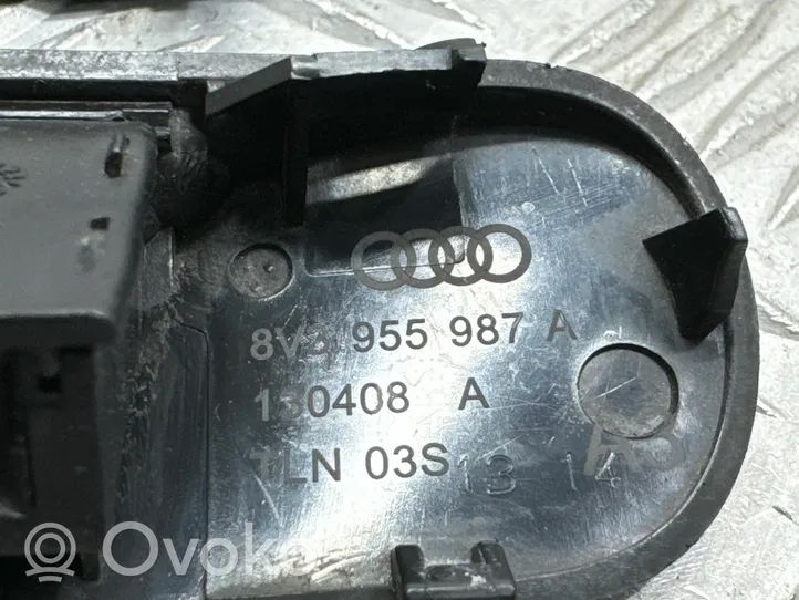 Audi A3 S3 8V Dysza spryskiwacza szyby przedniej / czołowej 8V3955987A