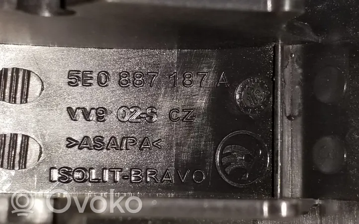 Skoda Octavia Mk3 (5E) Pulsante di copertura ISOFIX 5E0887233A