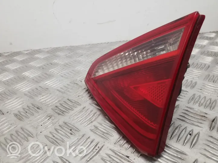 Audi A5 8T 8F Lampy tylnej klapy bagażnika 8T0945094