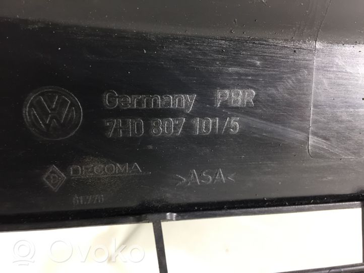 Volkswagen Transporter - Caravelle T5 Maskownica / Grill / Atrapa górna chłodnicy 7H080710175