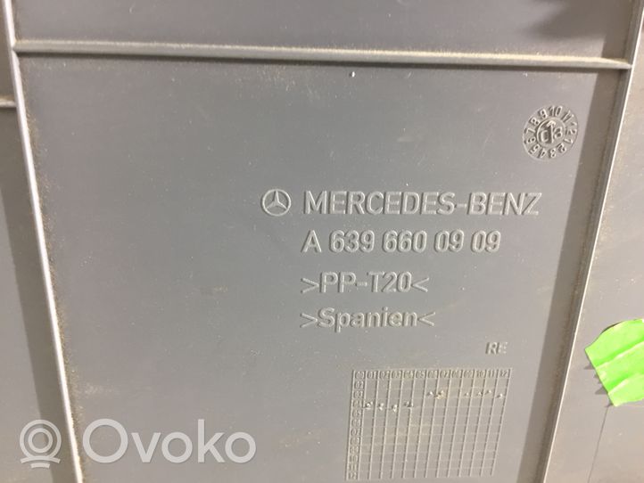 Mercedes-Benz Vito Viano W639 Inne elementy wykończenia bagażnika A6396600909