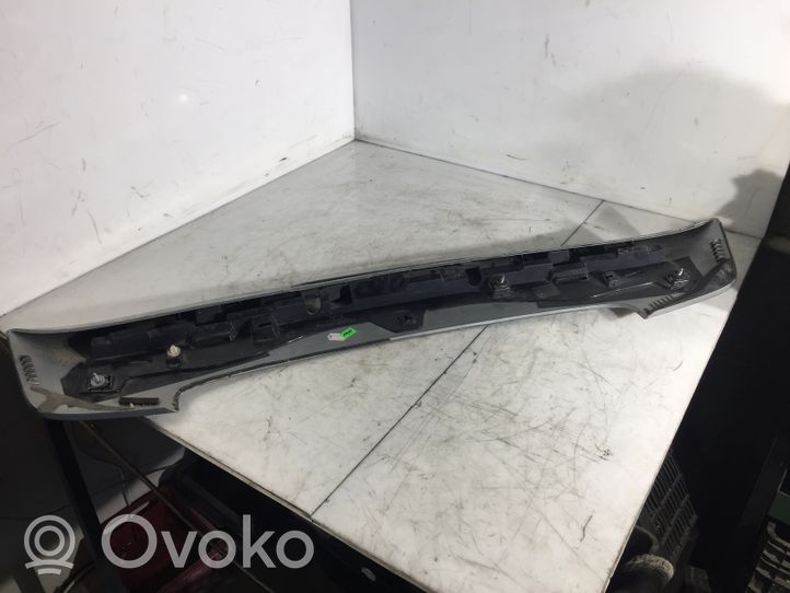 Toyota Avensis T270 Spoileris galinio dangčio 7608505060