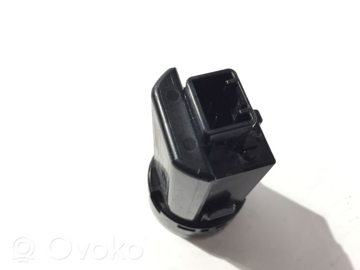 Toyota Yaris Interruttore a pulsante start e stop motore CCAB10LP2210T1