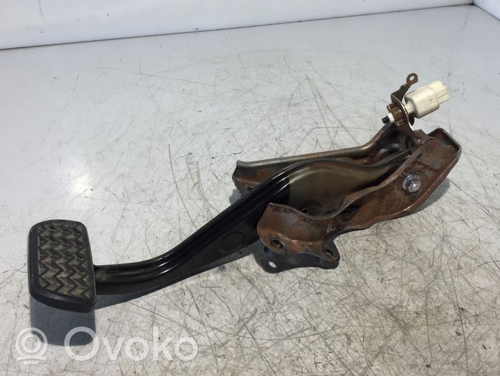 Toyota Yaris Brake pedal 