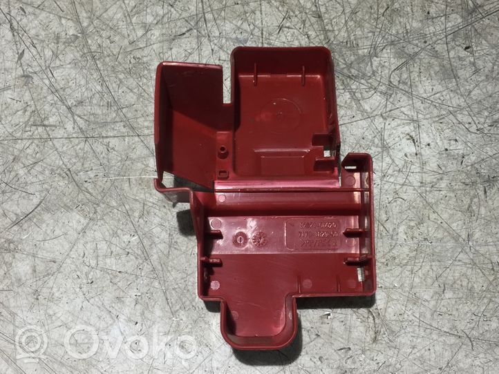 Toyota Yaris Couvercle de boîtier de batterie 826210D020