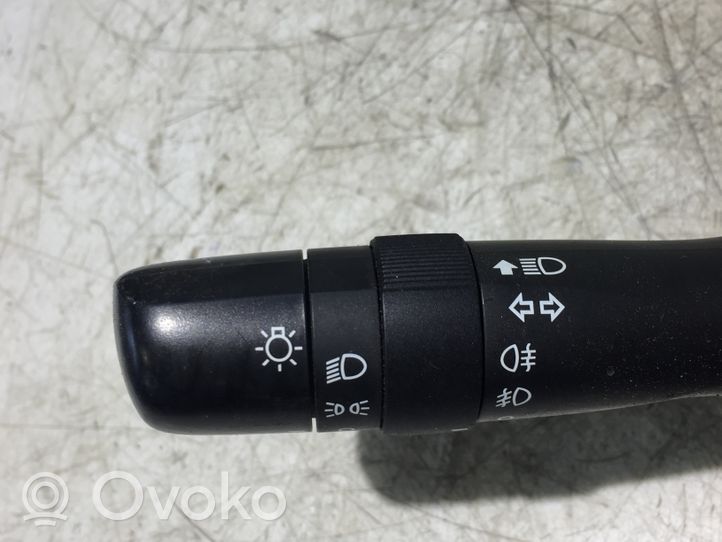 Toyota Yaris Commodo, commande essuie-glace/phare 0D19017F936