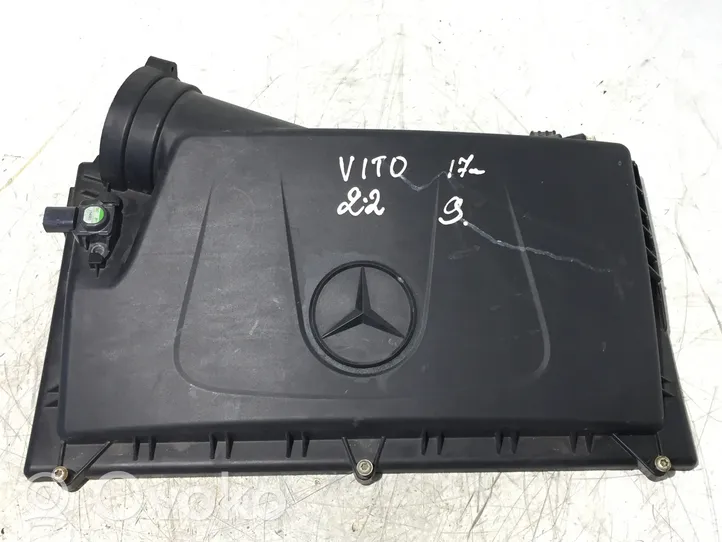 Mercedes-Benz Vito Viano W447 Coperchio scatola del filtro dell’aria 70548446