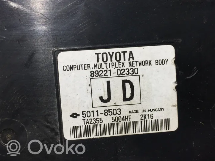 Toyota Auris E180 Module de fusibles 8922102330