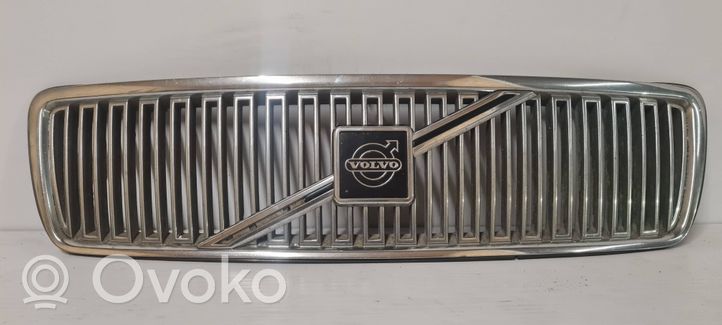 Volvo S70  V70  V70 XC Grille calandre supérieure de pare-chocs avant 9151669