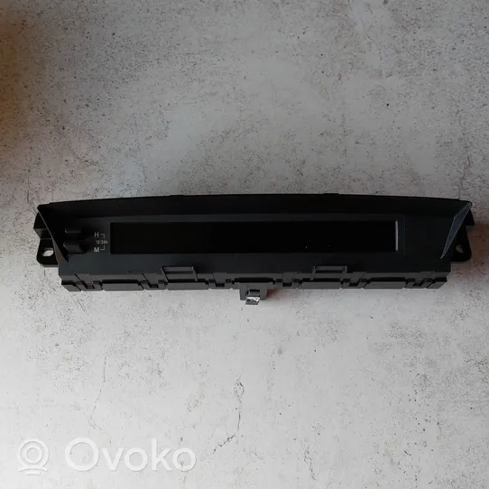 Mazda 6 Monitori/näyttö/pieni näyttö GDK4611J0