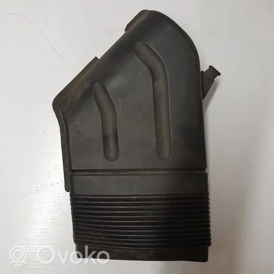 Audi A4 S4 B6 8E 8H Parte del condotto di aspirazione dell'aria 8E0129617