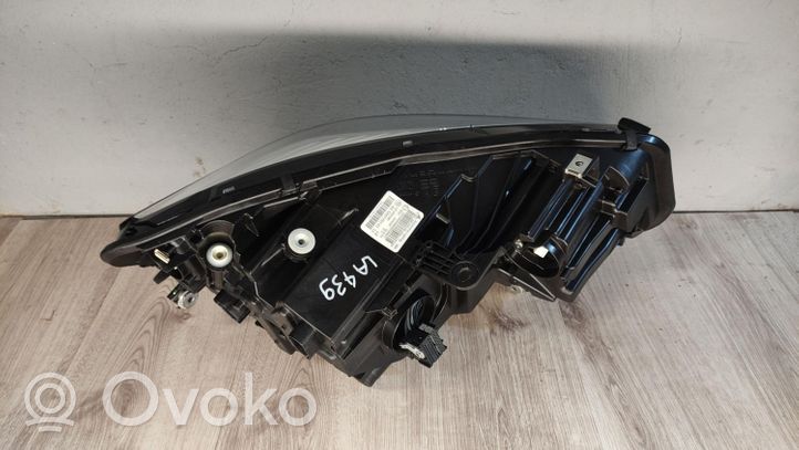 BMW 2 F45 Lampa przednia 5A017B1-01