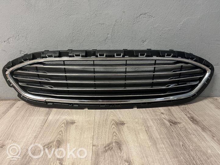 Ford Fiesta Grotelės viršutinės H1BB-8200-B