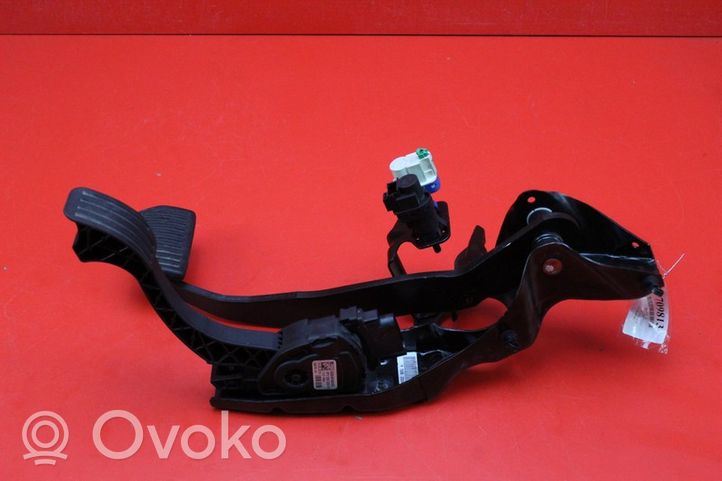 Ford Mondeo MK IV Akceleratoriaus pedalas 7G9N-2D094RC