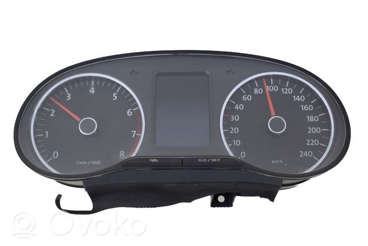 Volkswagen Cross Polo Speedometer (instrument cluster) 6R0920860B