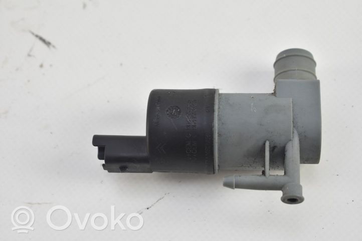 Renault Thalia I Windscreen/windshield washer pump 