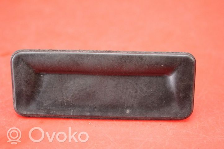 Skoda Octavia Mk2 (1Z) Poignée extérieure de hayon arrière 1Z0827574C