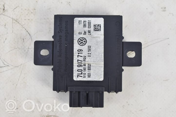 Volkswagen Phaeton Relay mounting block 7L0907719