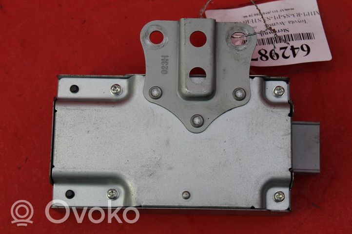 Toyota Avensis T270 Rėlių montavimo blokas 8598A05010