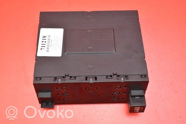 Volkswagen PASSAT B6 Relay mounting block 3C0937049AF