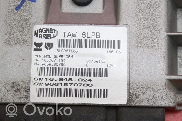 Peugeot 407 Boîte à fusibles relais 9661570780