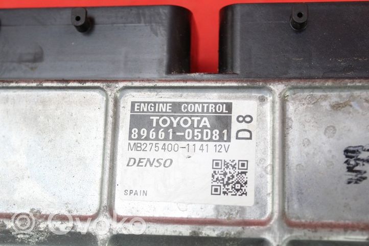 Toyota Avensis T270 Releen moduulikiinnike 89661-05D81