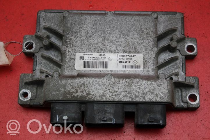 Renault Twingo II Relay mounting block 8200774747