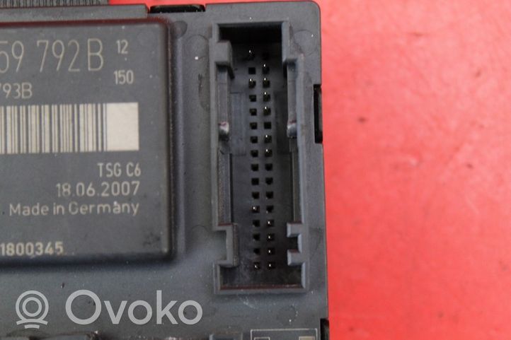 Audi Q7 4L Relay mounting block 4L0959792B