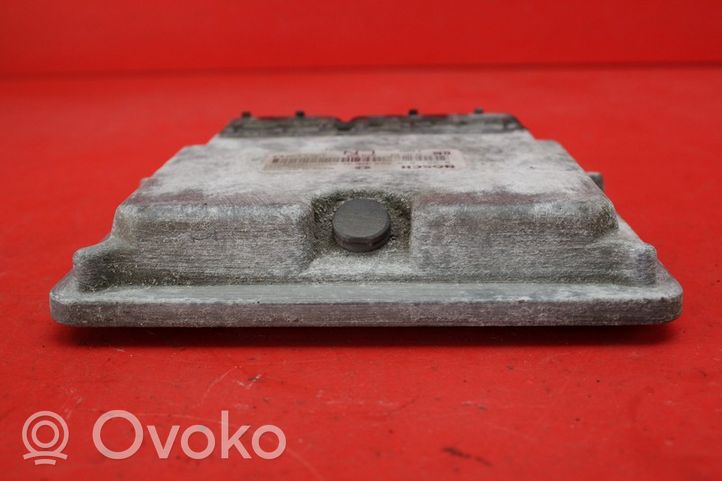 Opel Astra H Relay mounting block 24467018