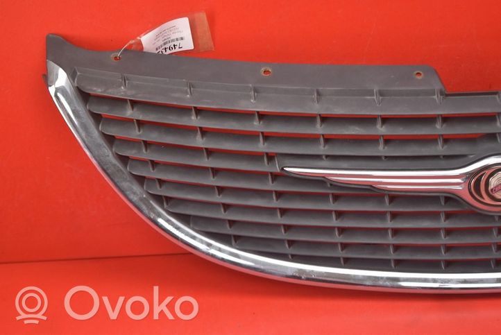 Chrysler Grand Voyager IV Grille de calandre avant 4857522AA