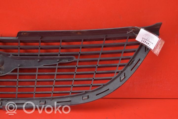 Chrysler Grand Voyager IV Grille de calandre avant 4857522AA