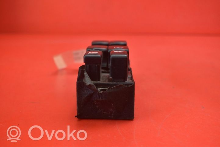 Subaru Outback Electric window control switch 157525