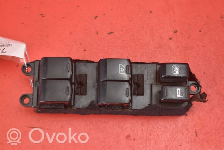 Subaru Outback Elektrisko logu slēdzis 157525