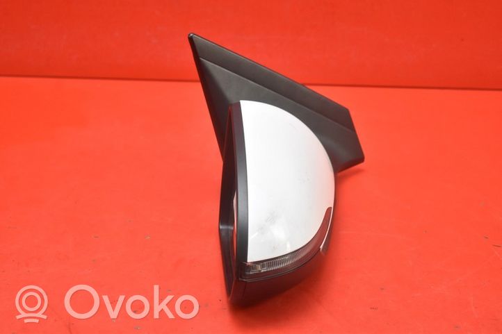 Hyundai Elantra VI Front door electric wing mirror 044782