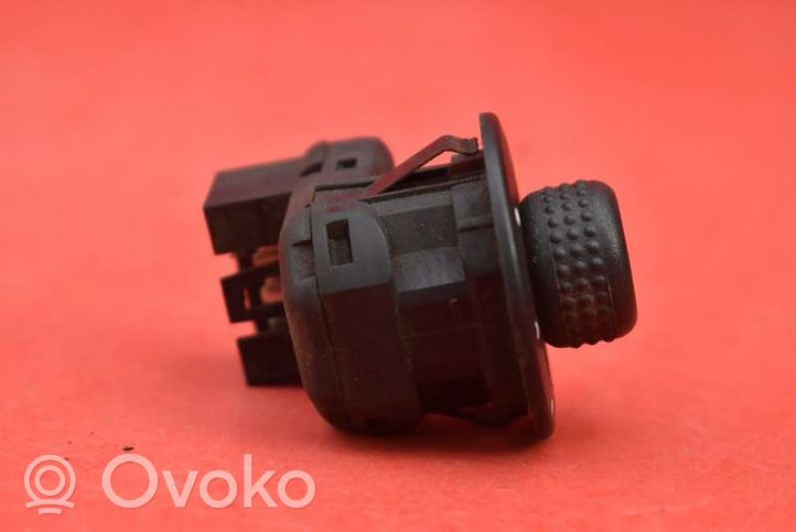 Opel Movano A Przycisk / Włącznik podgrzewania lusterek 7700803531F