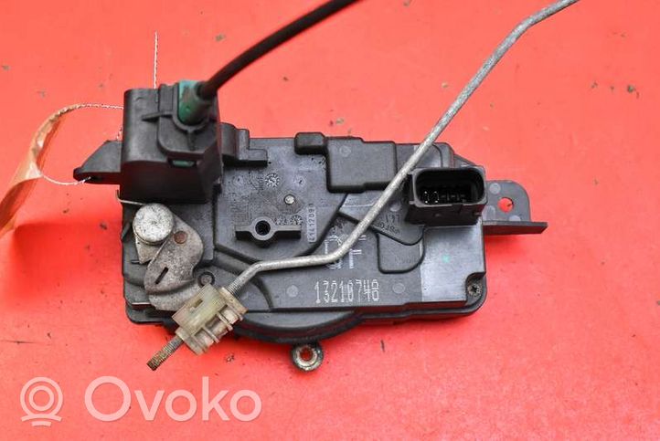 Opel Astra H Front door lock 13210748